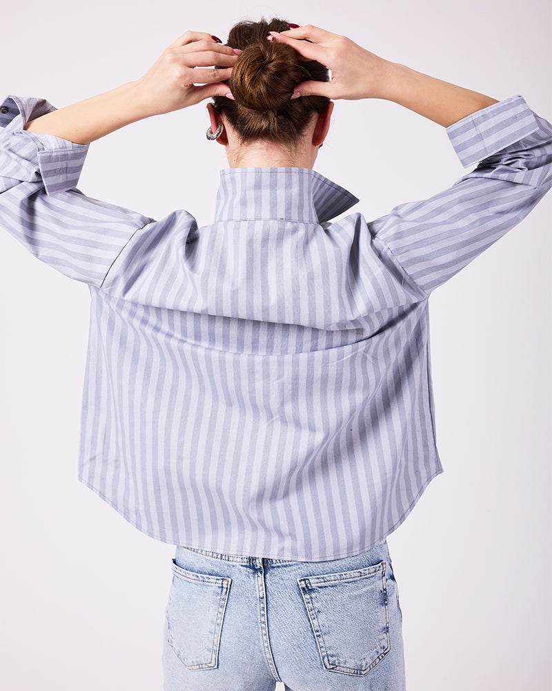 Gri Çizgili Gömlek