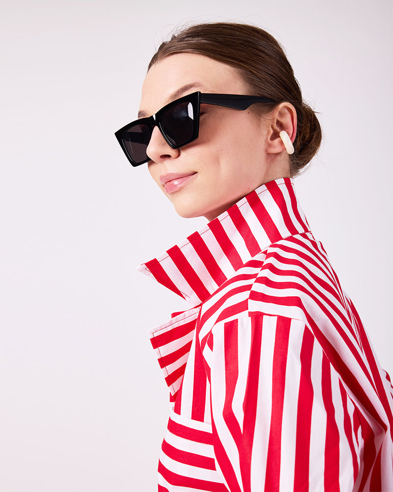 Kırmızı Çizgili Gömlek