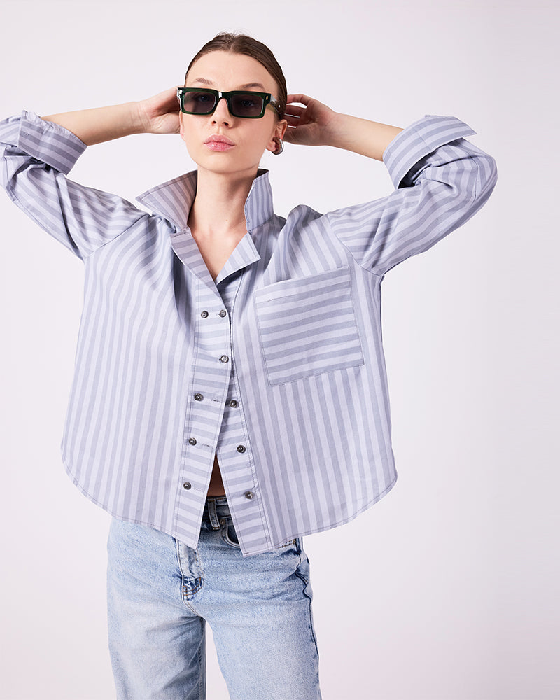 Gri Çizgili Gömlek